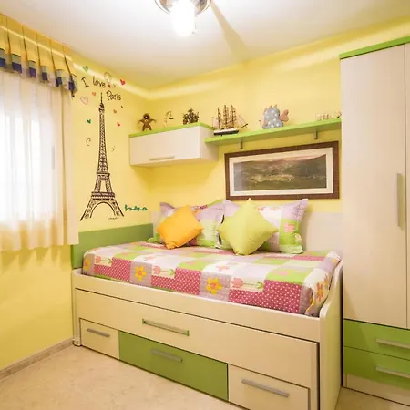 3 Bedroom Gorgeous In Apartment Oropesa del Mar